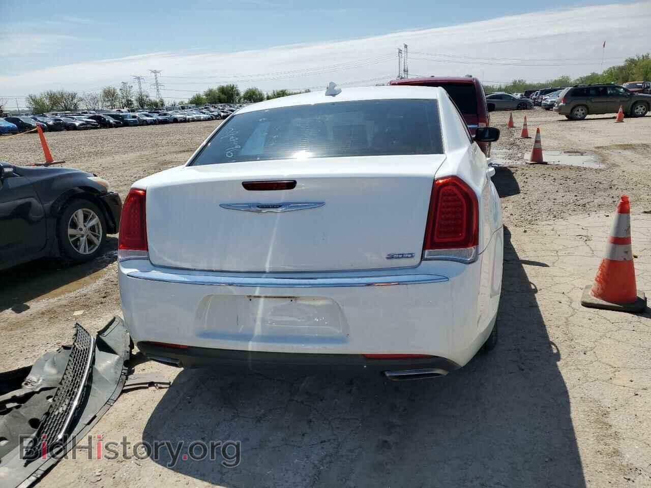 2015 CHRYSLER 300 - VIN: 2C3CCAAG7FH859357 - Фото 6