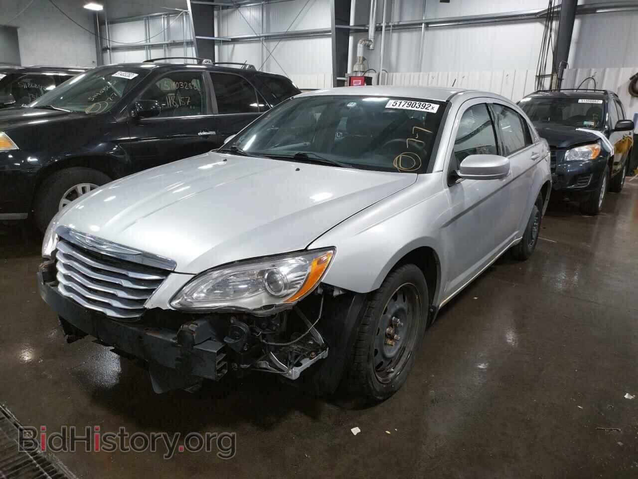 2012 CHRYSLER 200 - VIN: 1C3CCBAB8CN134900 - Фото 2