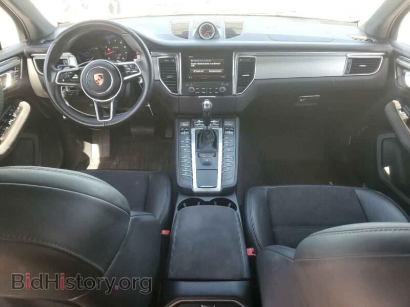2017 Porsche MACAN (VIN WP1AG2A53HLB50098) — photo 8 of 14