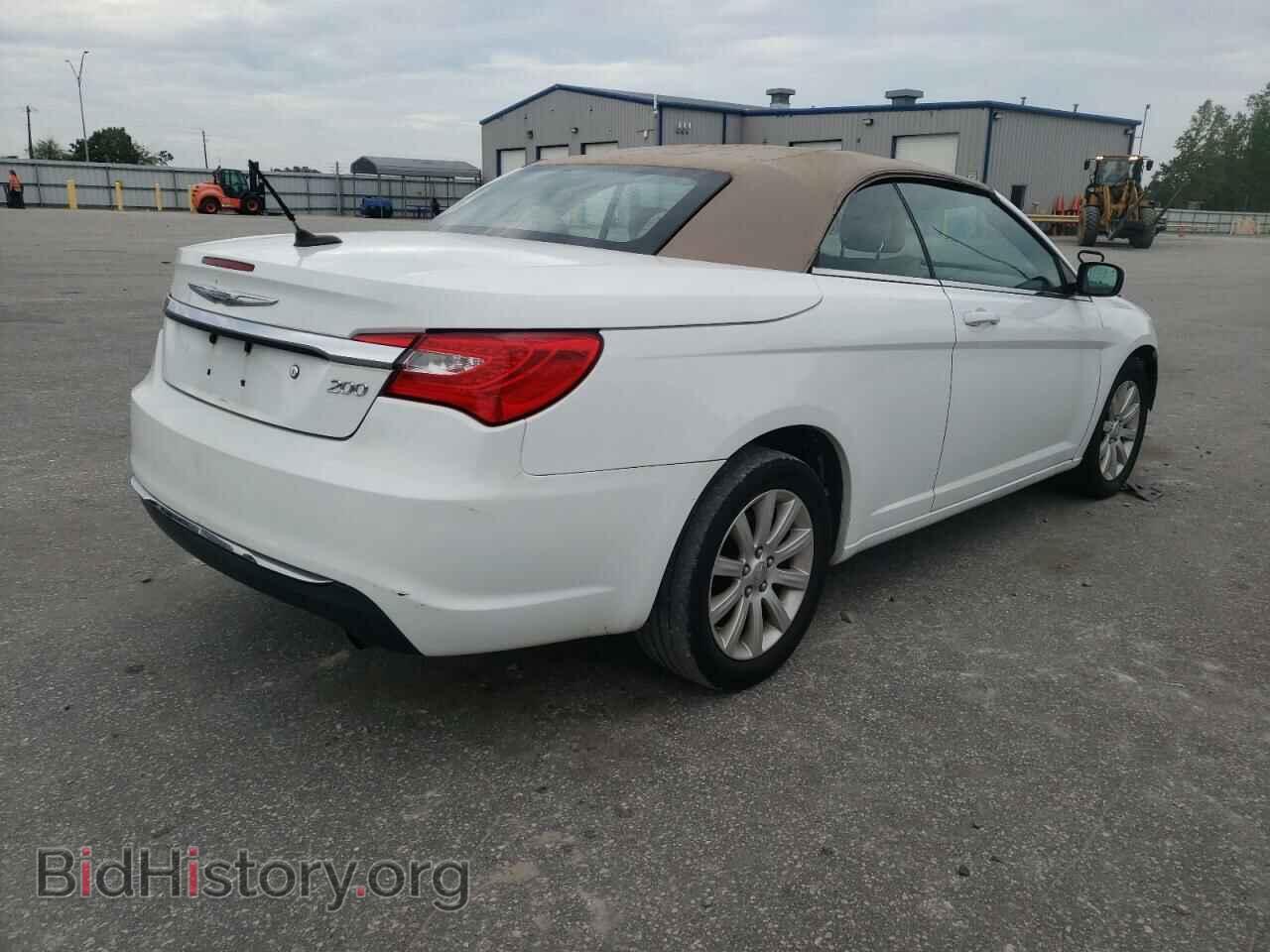 2011 CHRYSLER 200 - VIN: 1C3BC2EB9BN549809 - Фото 4