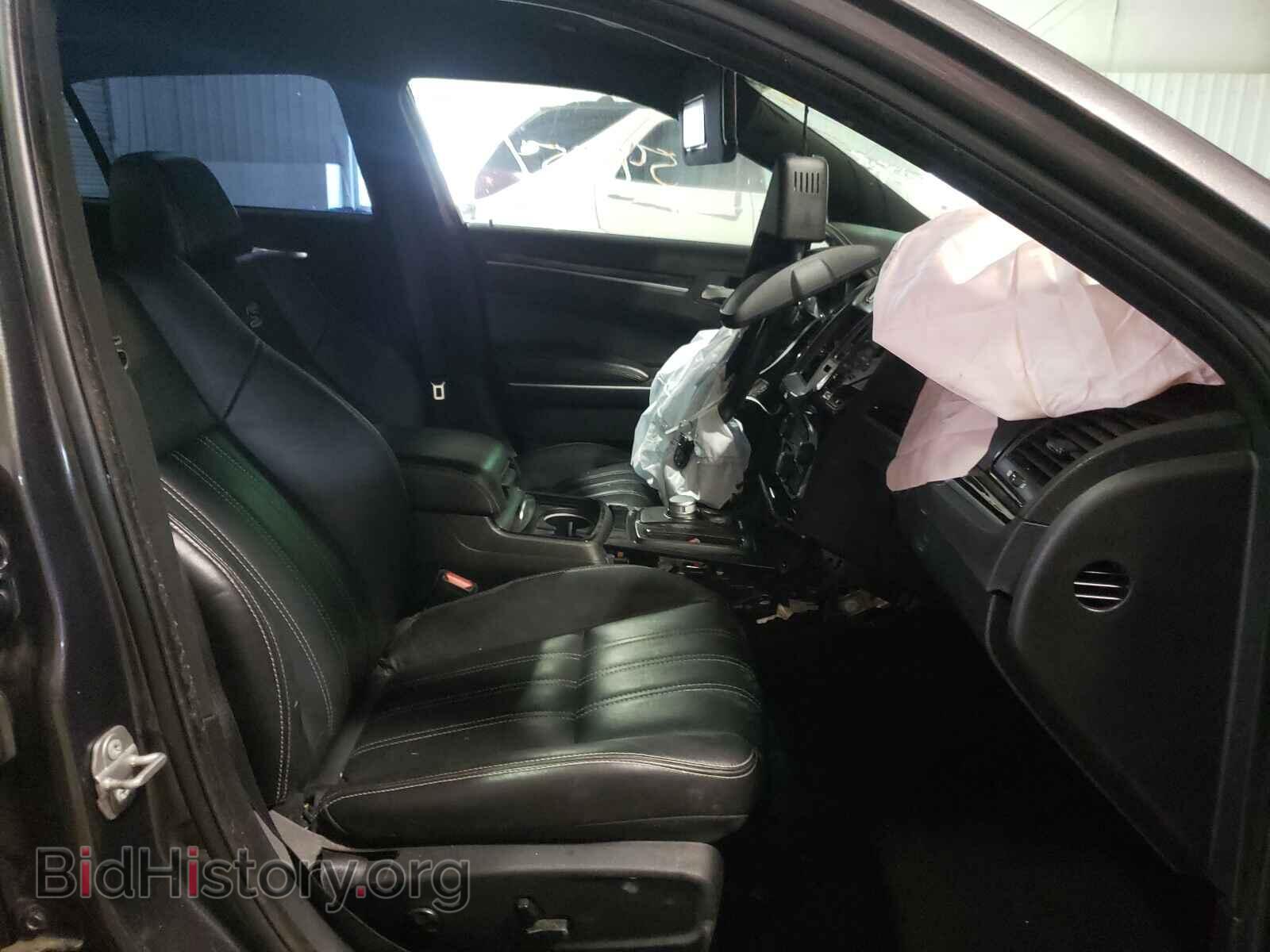 2019 CHRYSLER 300 - VIN: 2C3CCABG5KH562547 - Фото 5