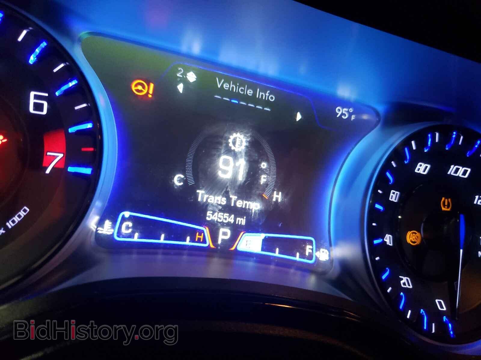 2019 CHRYSLER 300 - VIN: 2C3CCABG5KH562547 - Фото 8