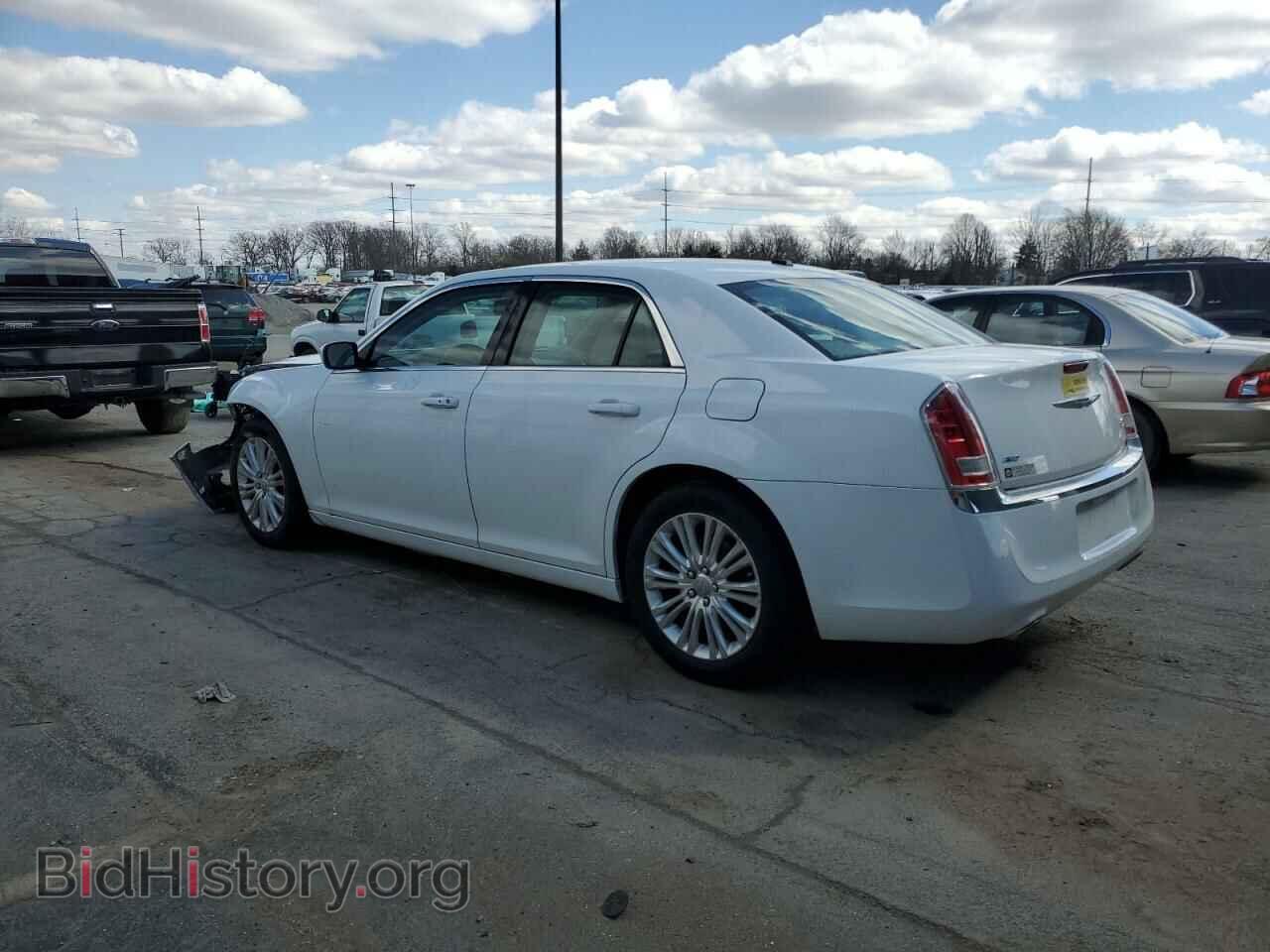 2014 CHRYSLER 300 - VIN: 2C3CCARG3EH211825 - Фото 2