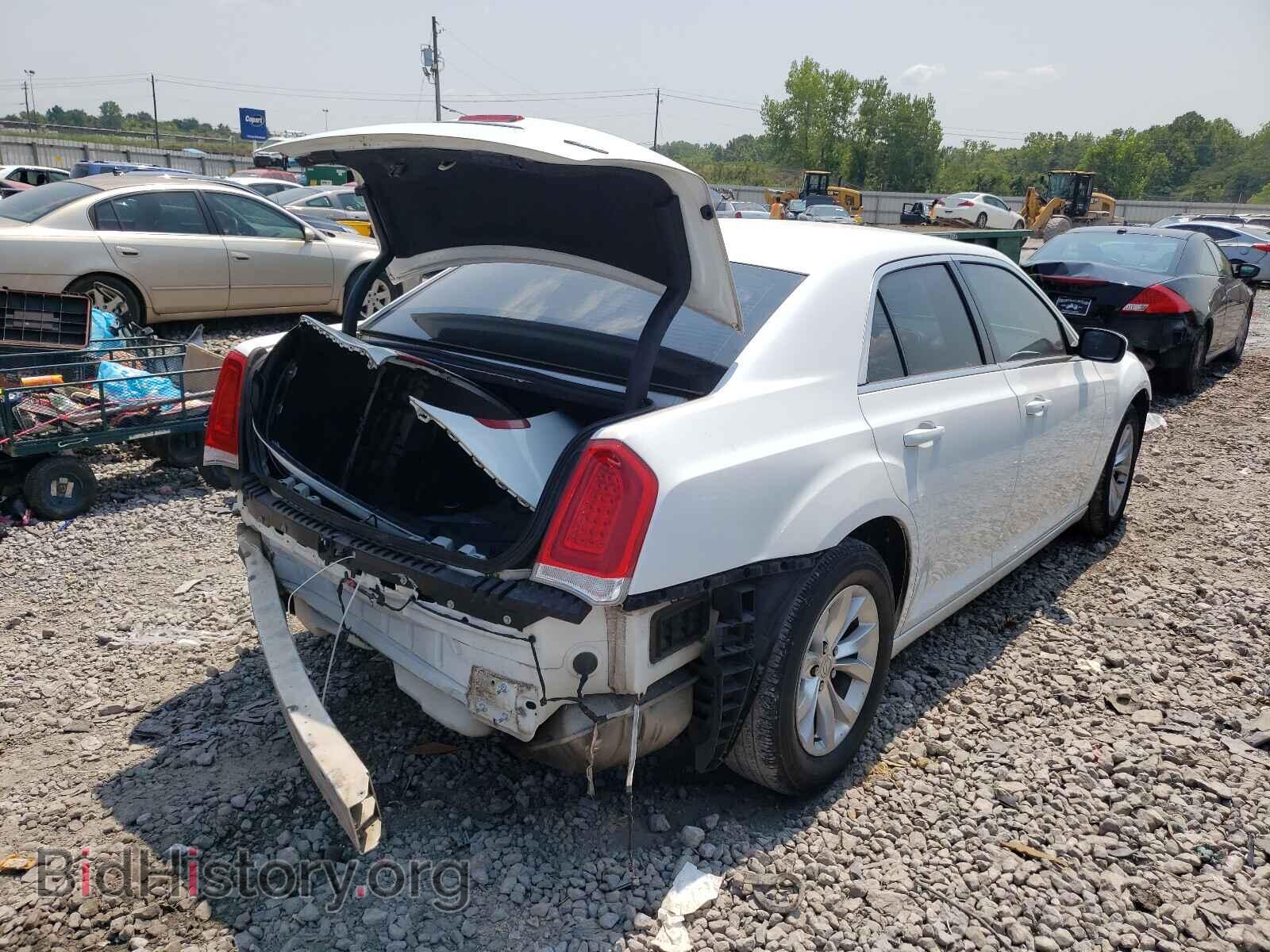 2015 CHRYSLER 300 - VIN: 2C3CCAAG4FH743100 - Фото 4