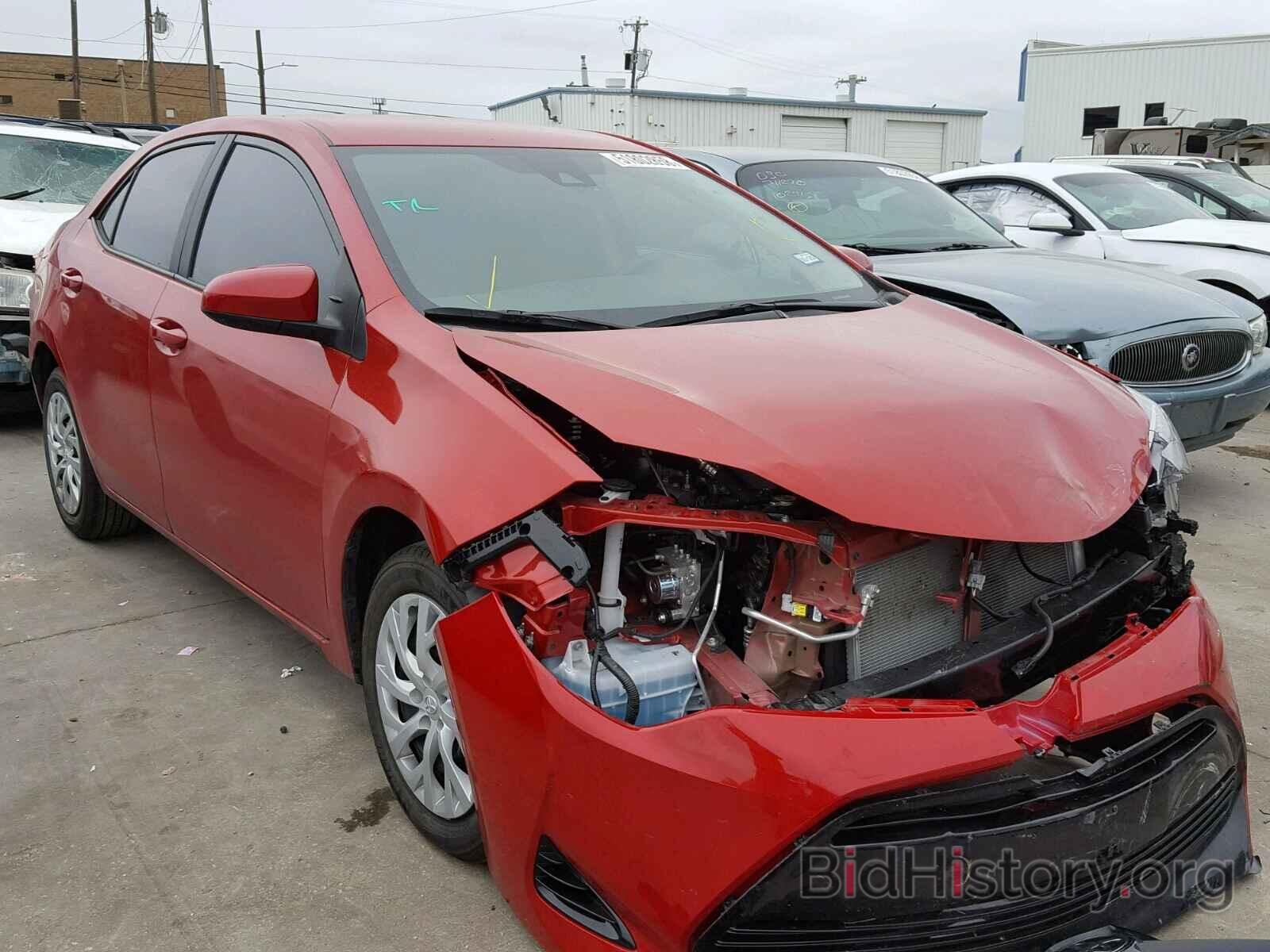 Photo 5YFBURHE8JP849740 - TOYOTA COROLLA 2018