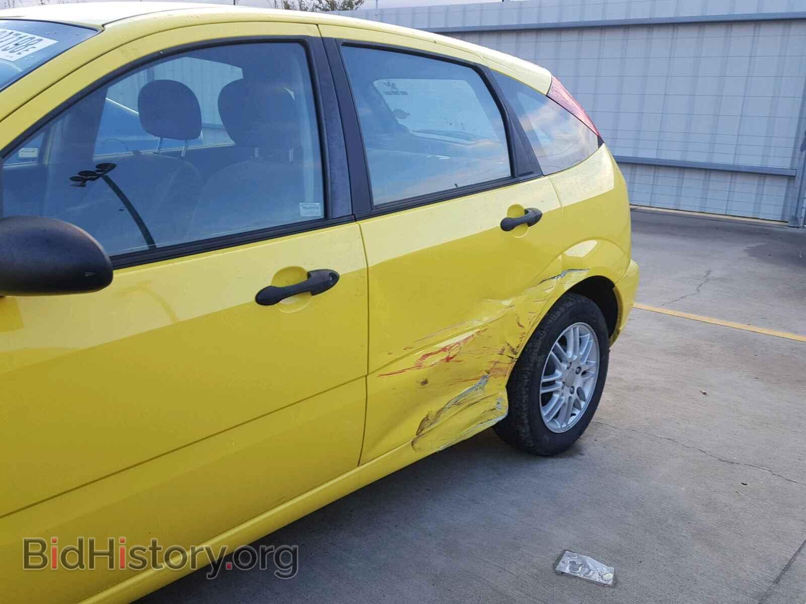 2005 FORD FOCUS - VIN: 3FAHP37N05R139866 - Фото 9