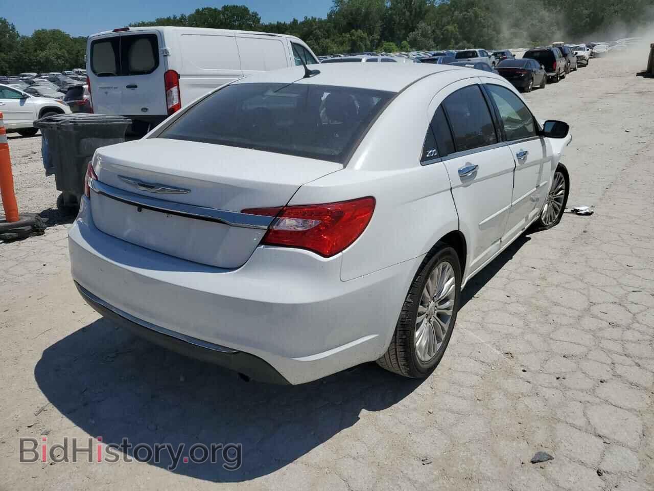 2012 CHRYSLER 200 - VIN: 1C3CCBCB3CN207636 - Фото 4