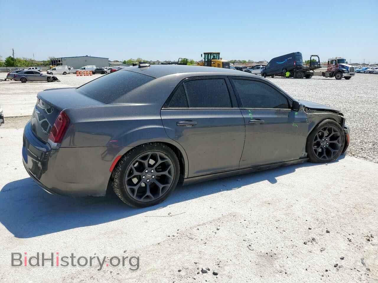 2019 CHRYSLER 300 - VIN: 2C3CCABG2KH697906 - Фото 3
