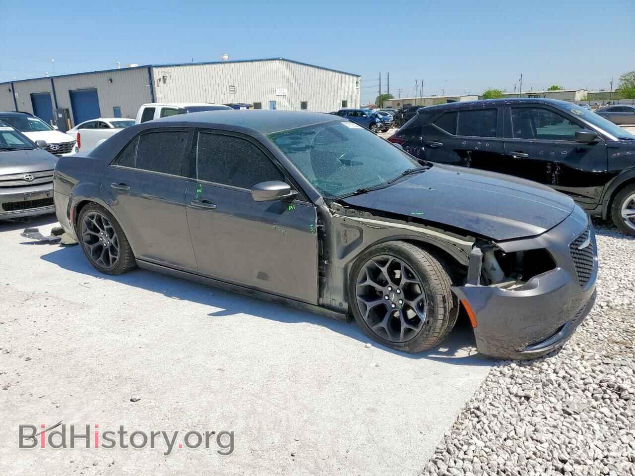 2019 CHRYSLER 300 - VIN: 2C3CCABG2KH697906 - Фото 4