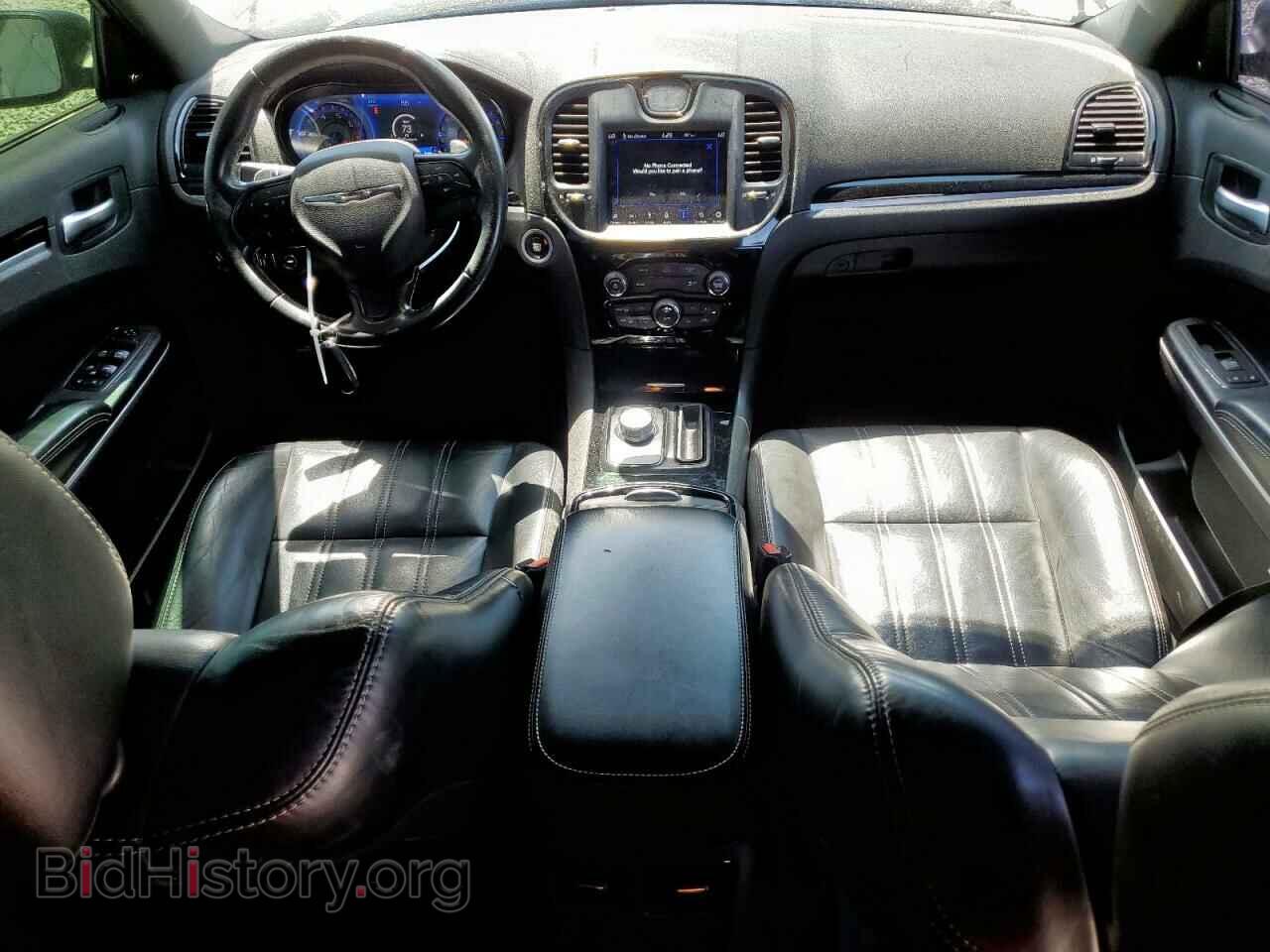 2019 CHRYSLER 300 - VIN: 2C3CCABG2KH697906 - Фото 8