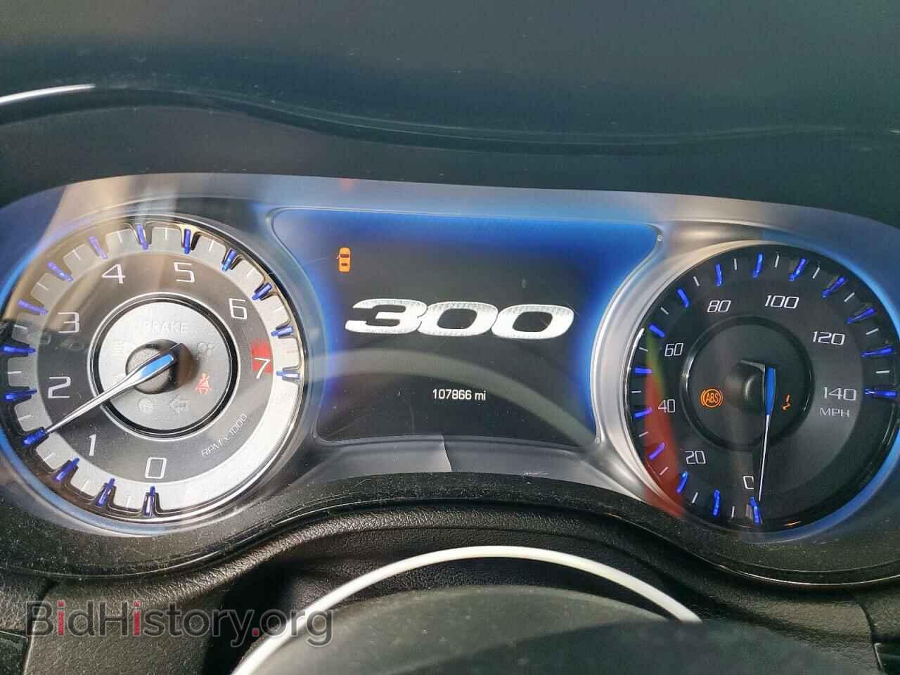 2019 CHRYSLER 300 - VIN: 2C3CCABG2KH697906 - Фото 9