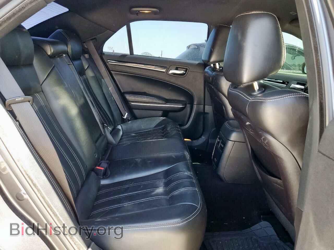 2019 CHRYSLER 300 - VIN: 2C3CCABG2KH697906 - Фото 10