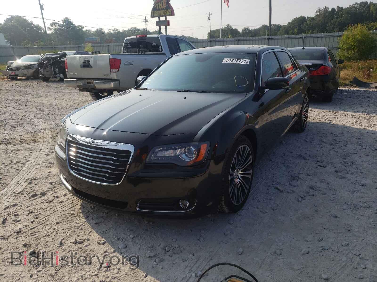 2014 CHRYSLER 300 - VIN: 2C3CCABT7EH179064 - Фото 2