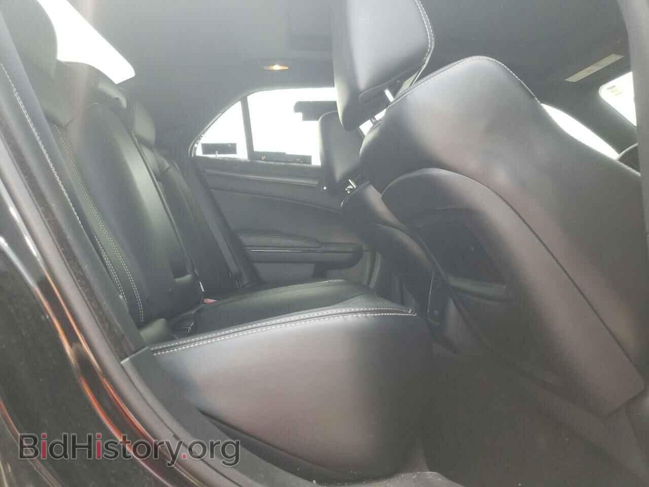 2016 CHRYSLER 300 - VIN: 2C3CCAGG7GH148184 - Фото 10