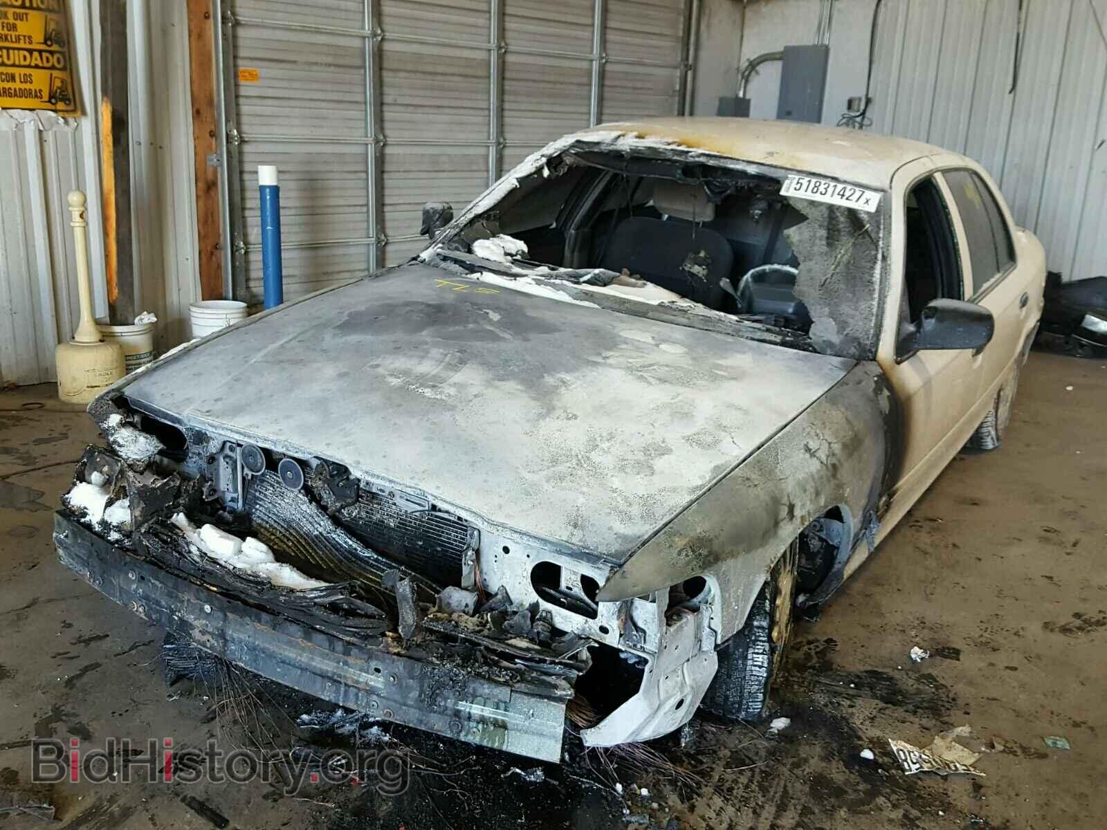 2004 FORD CROWN VIC - VIN: 2FAFP74W24X185016 - Фото 2