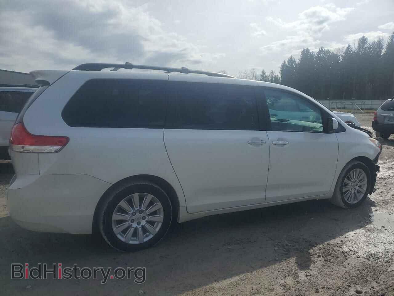 2011 TOYOTA All Models - VIN: 5TDDK3DC8BS028811 - Photo 3