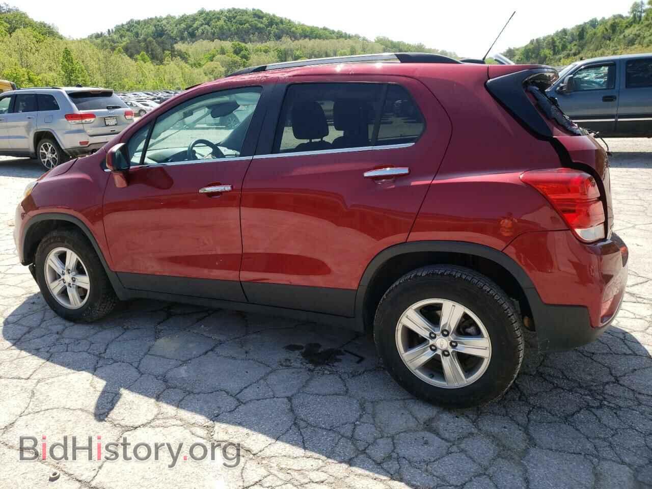 2018 CHEVROLET TRAX - VIN: 3GNCJPSB7JL259338 - Фото 2