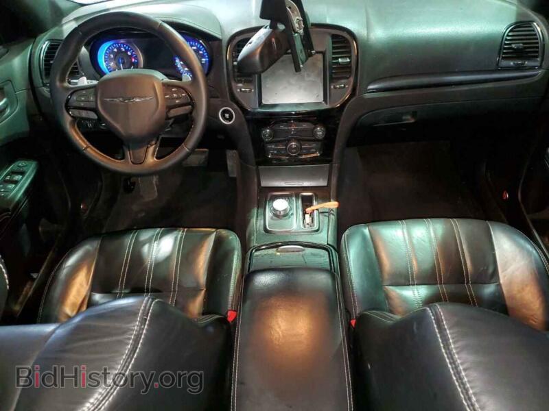 2016 Chrysler 300 (VIN 2C3CCAGG2GH298705) — фото 8 из 12