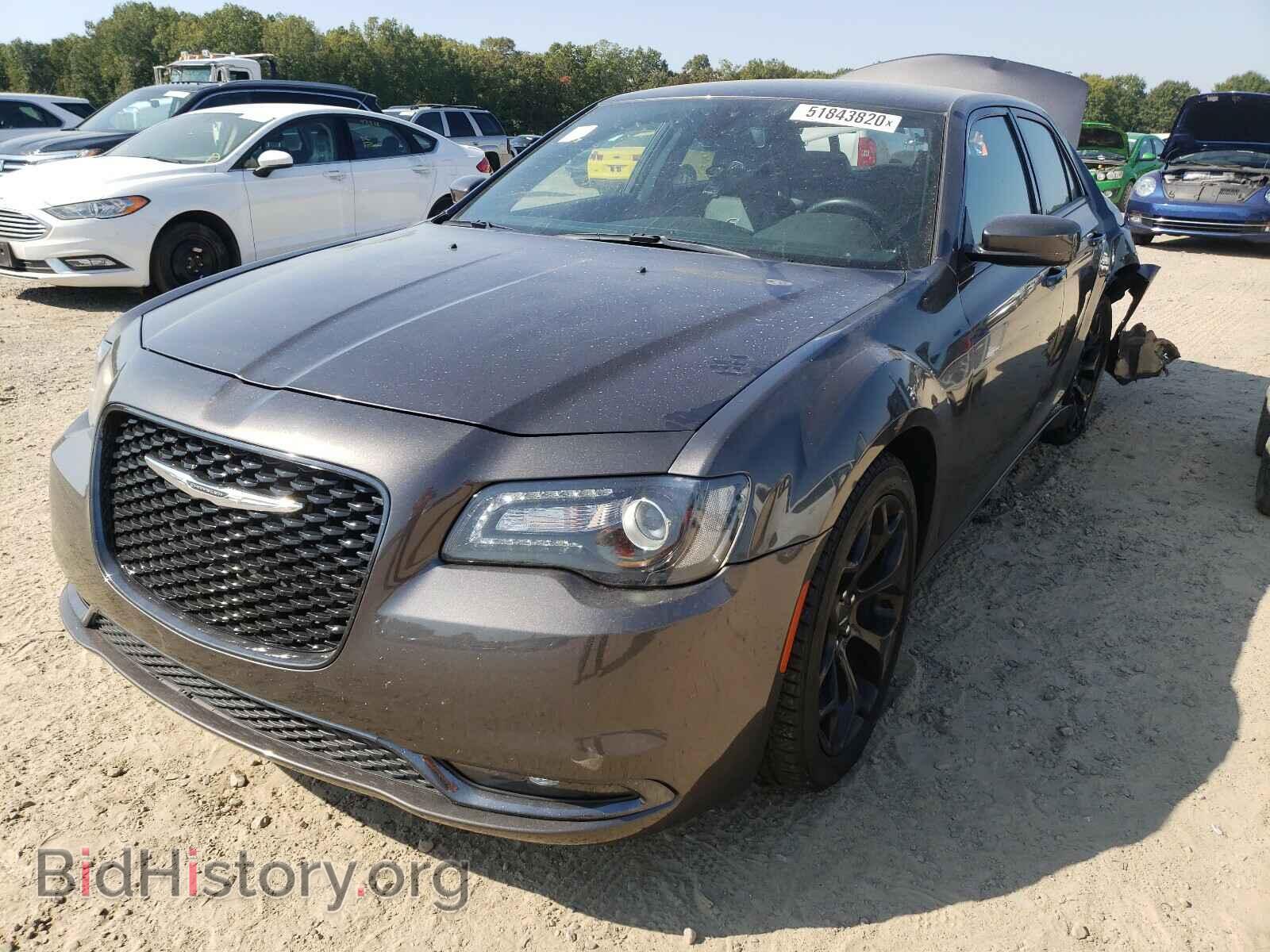 2019 CHRYSLER 300 - VIN: 2C3CCABG4KH569487 - Фото 2