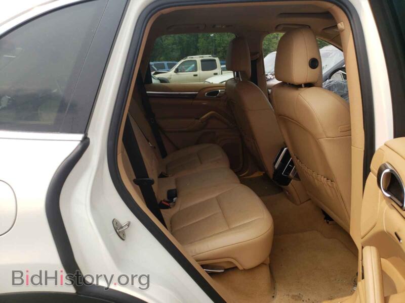 2011 Porsche CAYENNE (VIN WP1AB2A20BLA44719) — photo 6 of 10