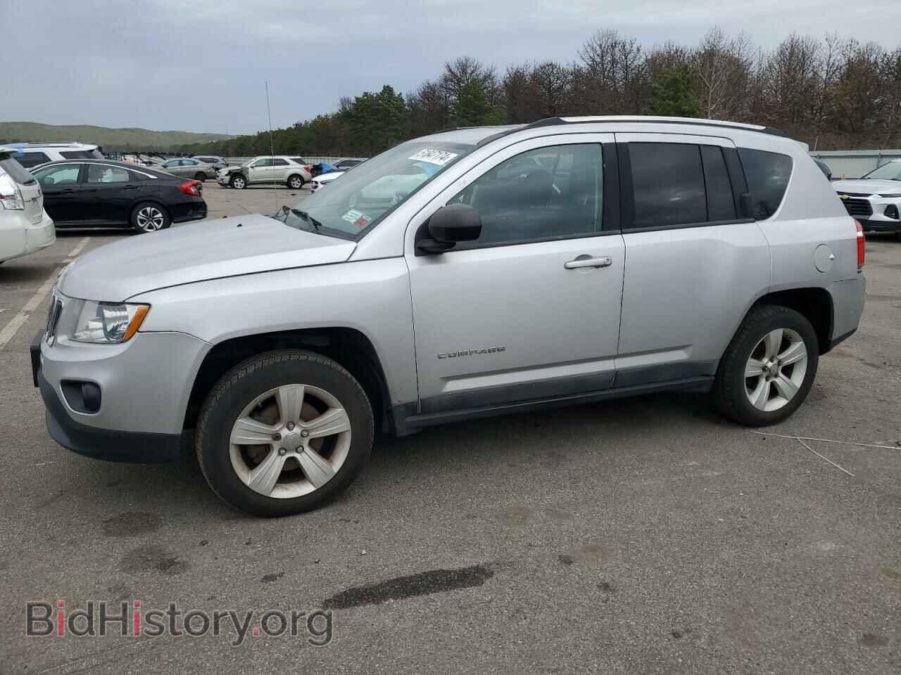 Photo 1J4NF1FB3BD282918 - JEEP COMPASS 2011