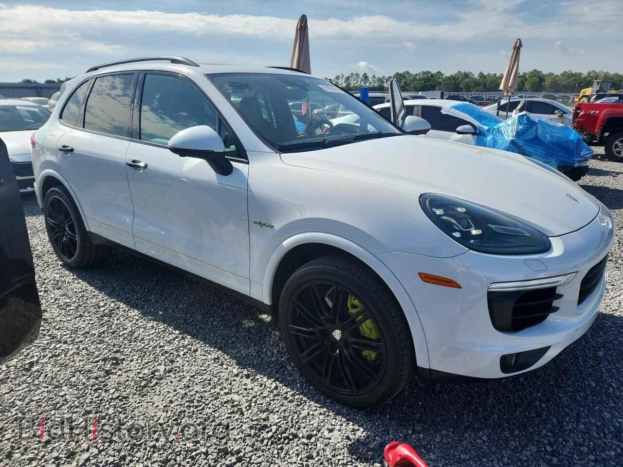 2017 PORSCHE CAYENNE - VIN: WP1AE2A20HLA75758 - Фото 4