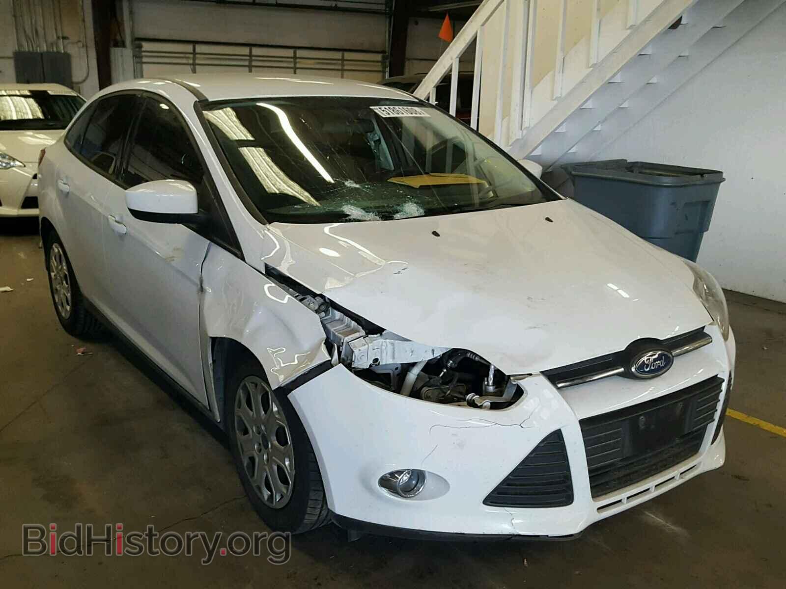 Photo 1FAHP3F29CL217564 - FORD FOCUS 2012