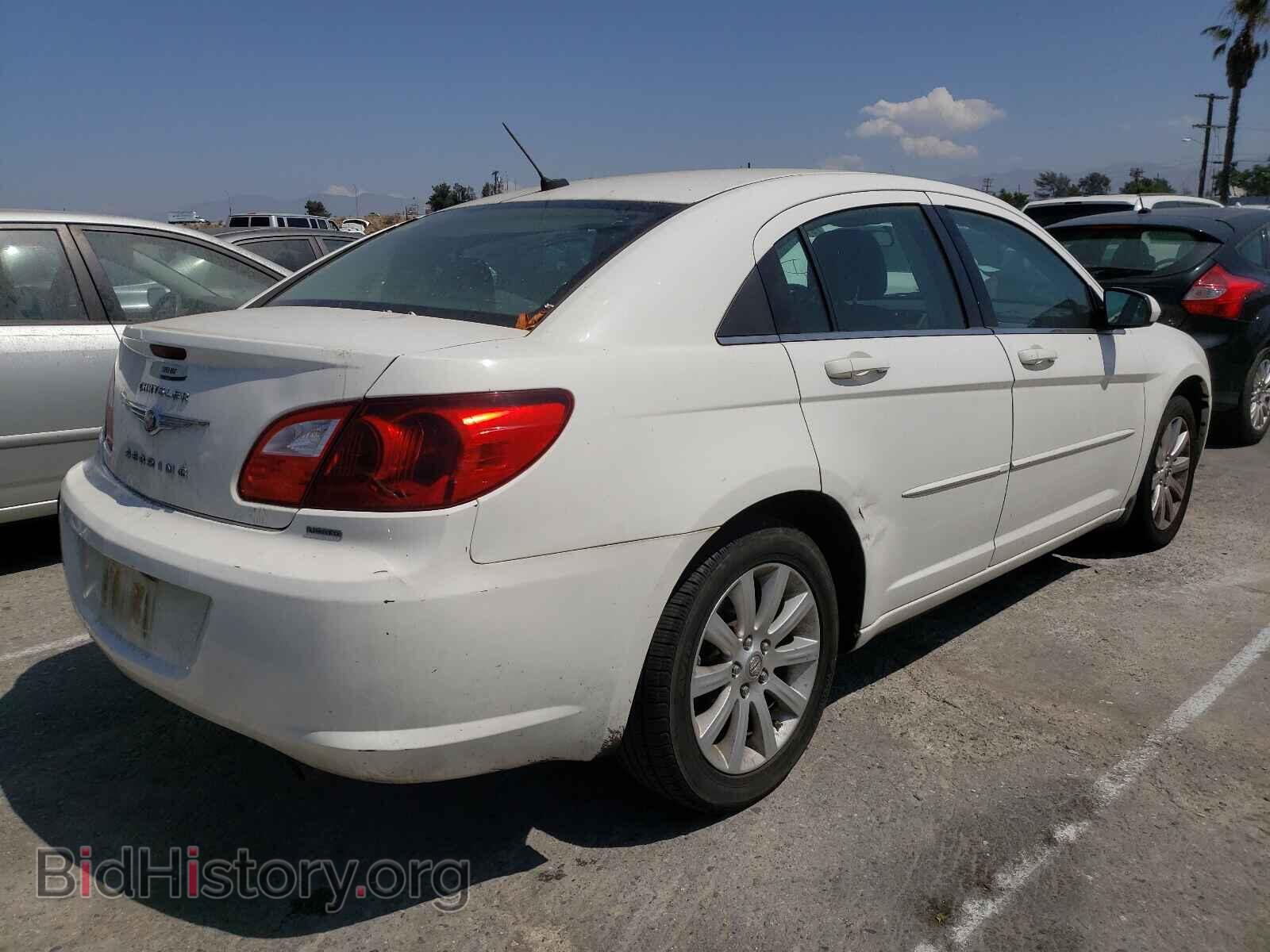 2010 CHRYSLER SEBRING - VIN: 1C3CC5FB8AN147301 - Фото 4