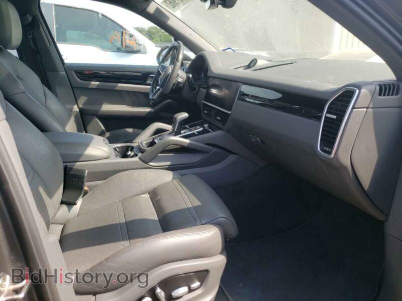 2019 Porsche CAYENNE (VIN WP1AA2AY9KDA14636) — photo 5 of 10