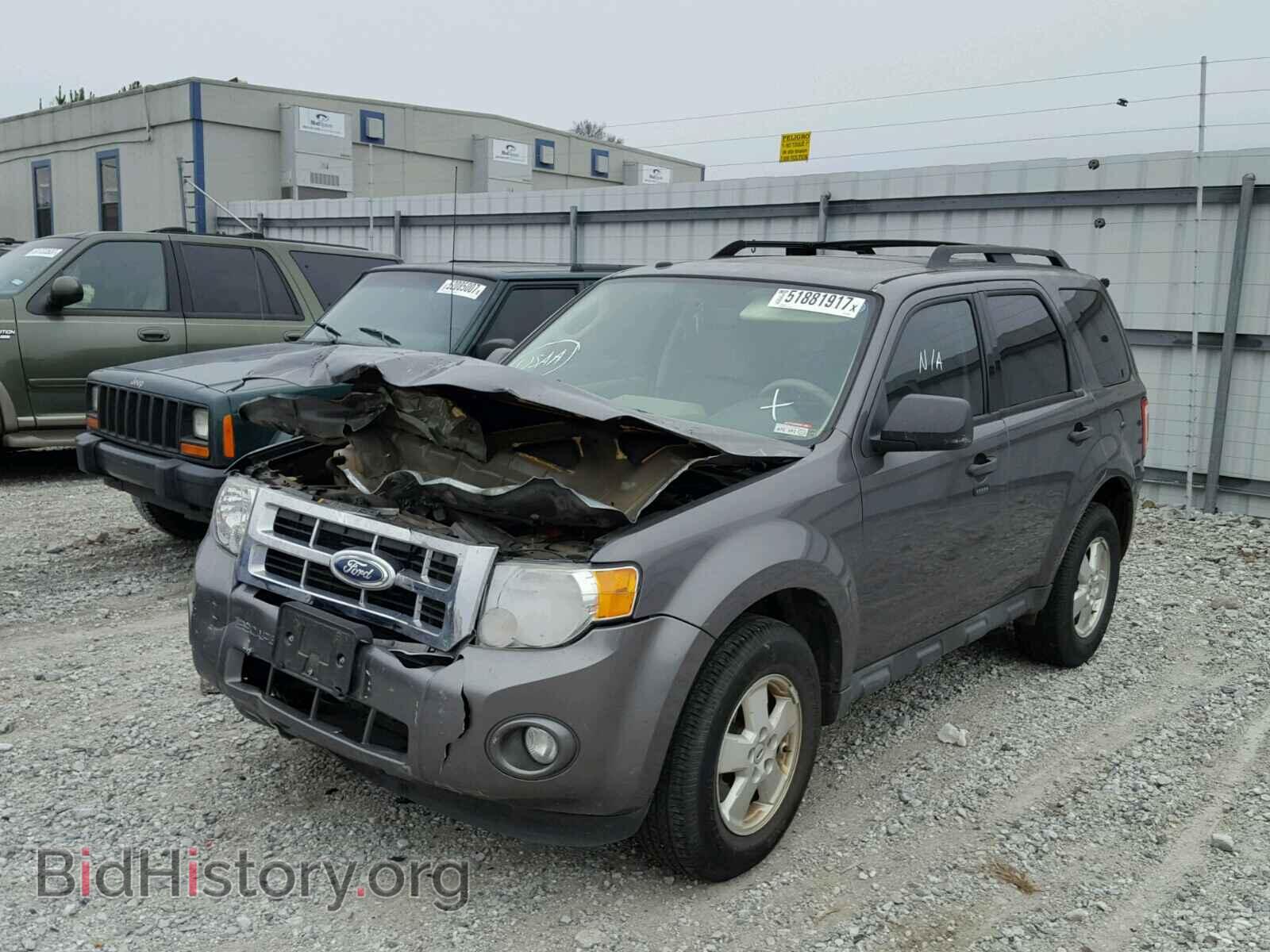 2011 FORD ESCAPE - VIN: 1FMCU0D77BKC50833 - Фото 2