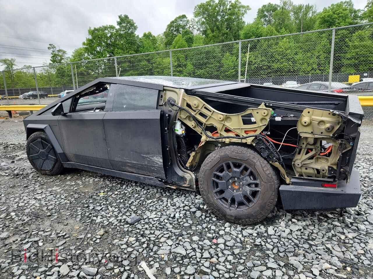 2024 TESLA CYBERTRUCK - VIN: 7G2CEHEE2RA007042 - Фото 2
