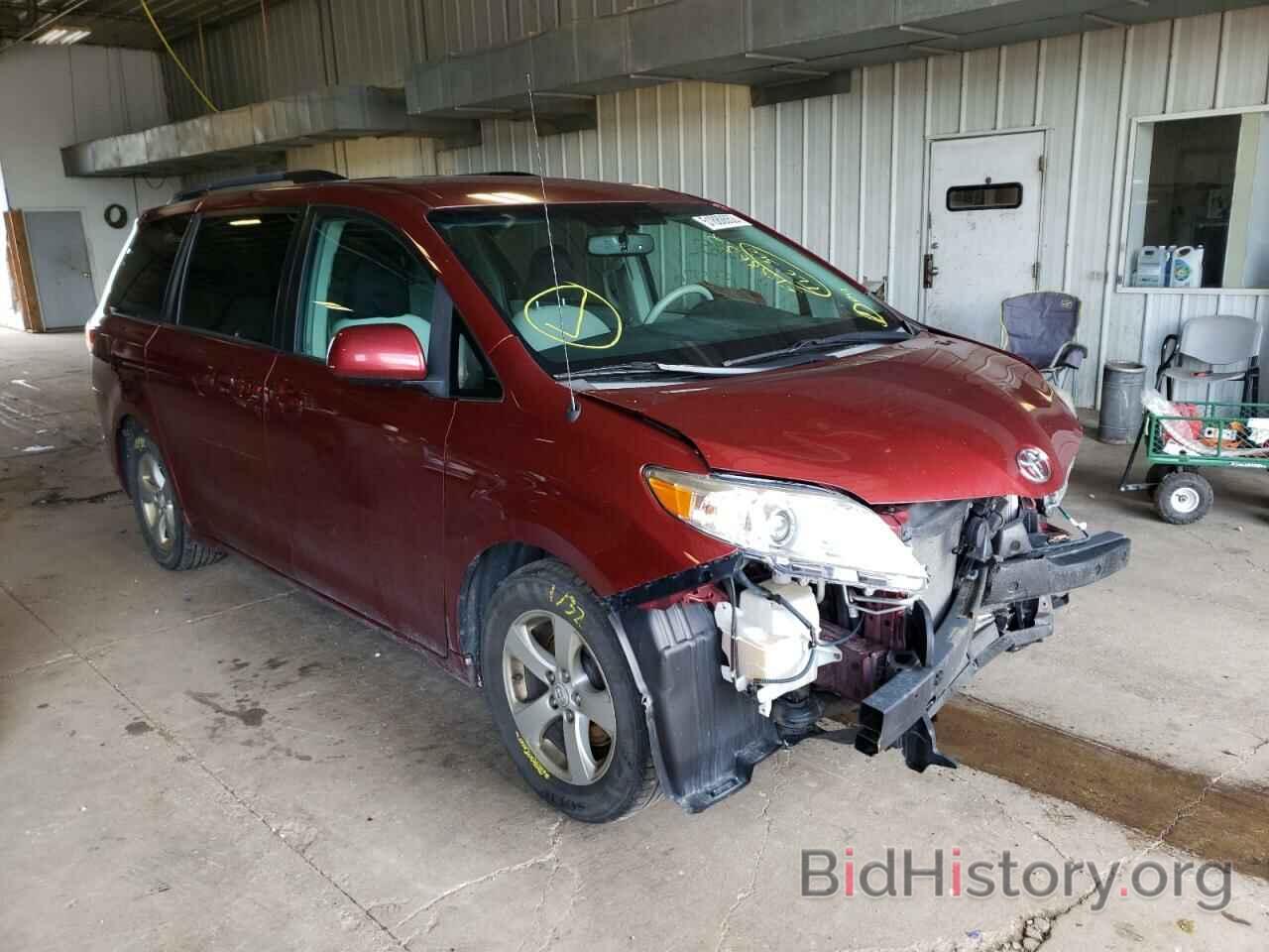 Photo 5TDKK3DC4CS209493 - TOYOTA SIENNA 2012