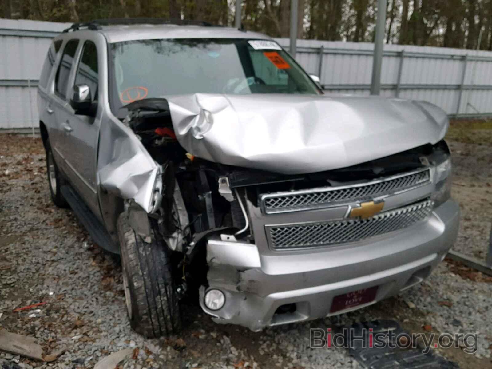 Photo 1GNSKBE06BR348463 - CHEVROLET TAHOE K150 2011