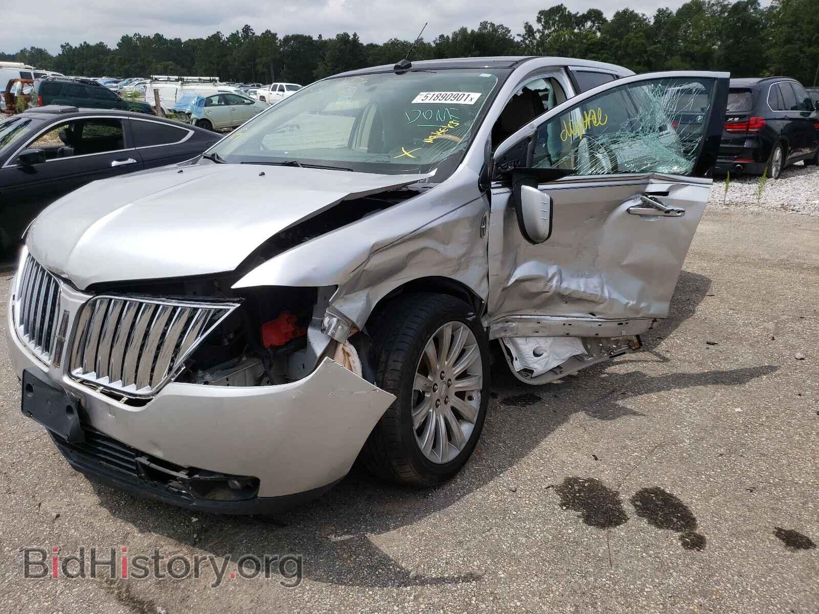 2012 LINCOLN MKX - VIN: 2LMDJ6JK0CBL11075 - Photo 2