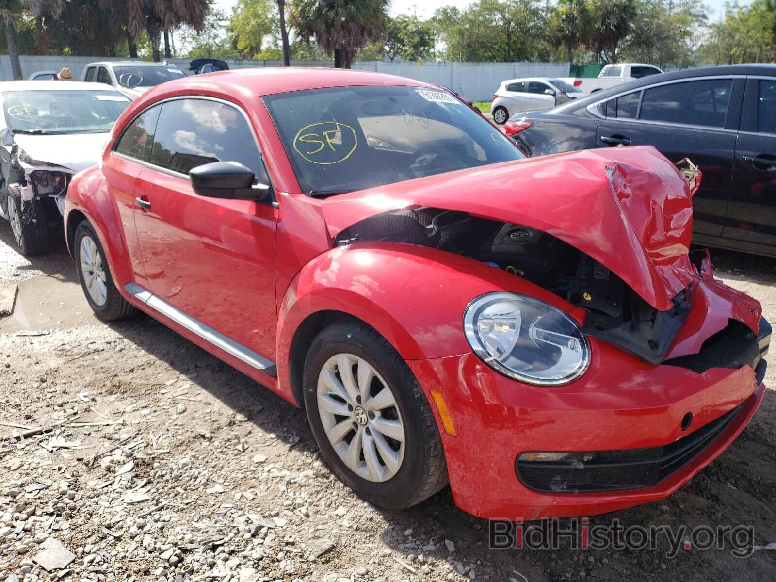 Photo 3VWF17AT0FM622710 - VOLKSWAGEN BEETLE 2015