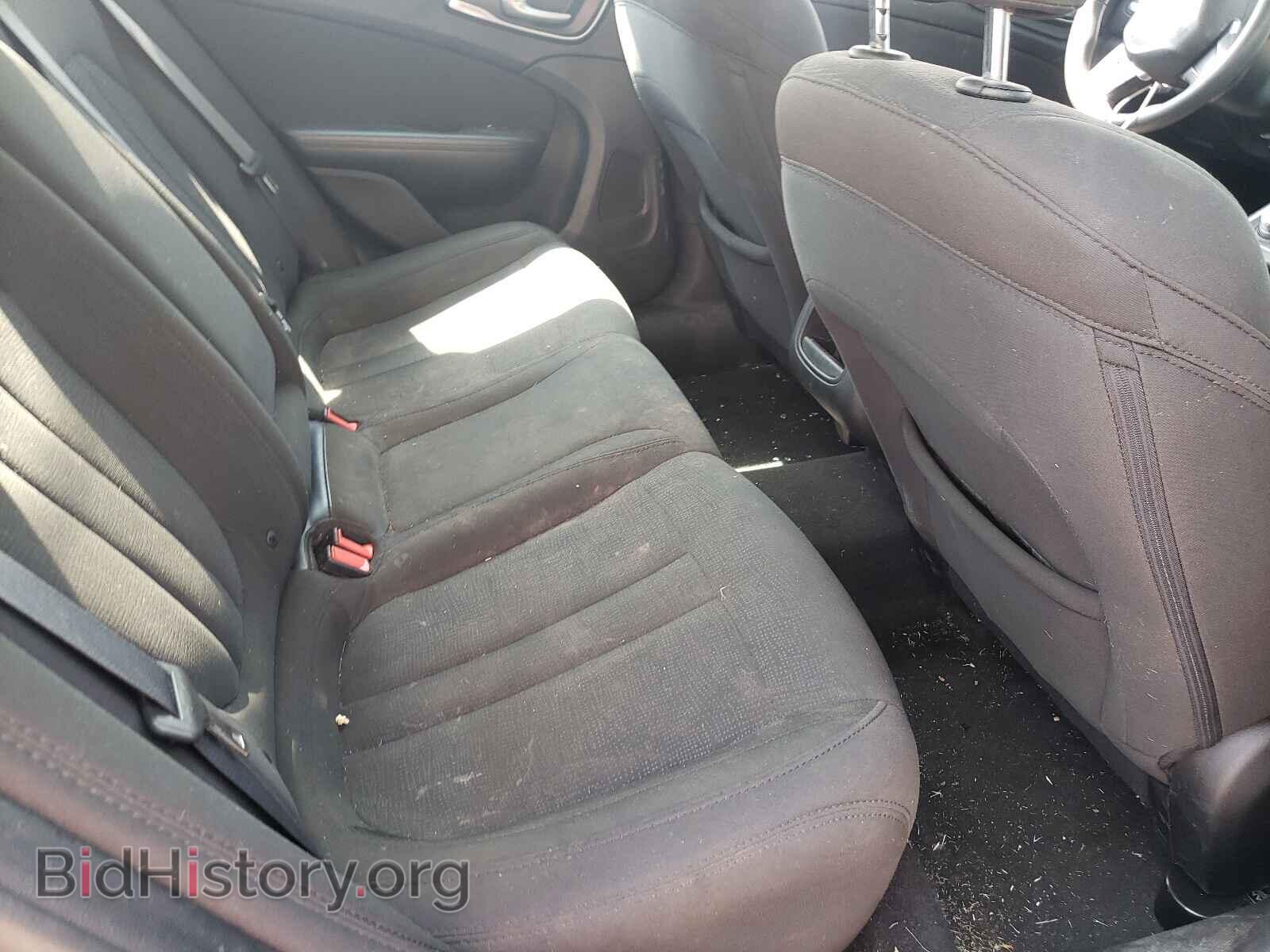2016 CHRYSLER 200 - VIN: 1C3CCCABXGN130021 - Фото 6