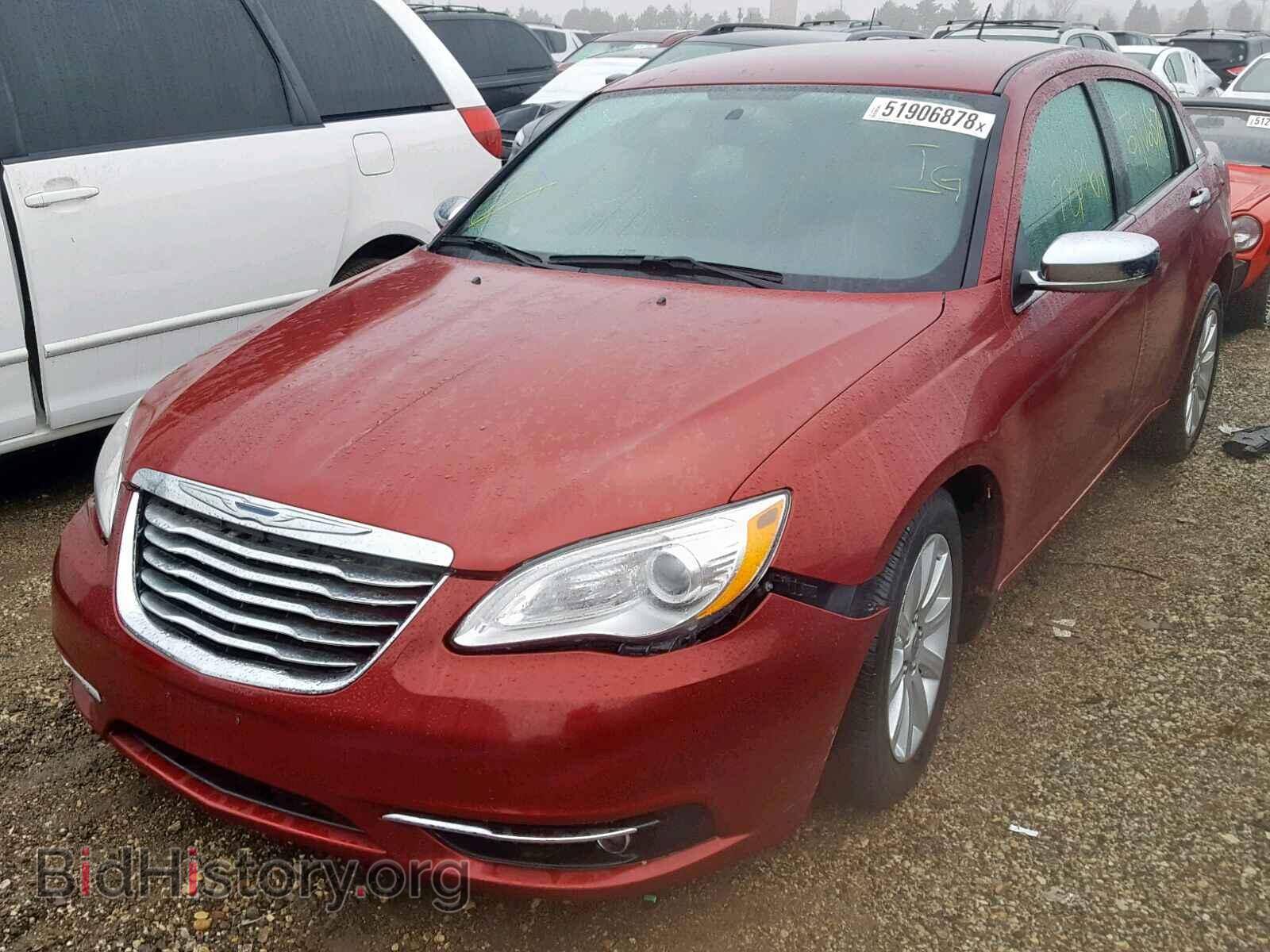 2013 CHRYSLER 200 - VIN: 1C3CCBCG7DN525823 - Фото 2