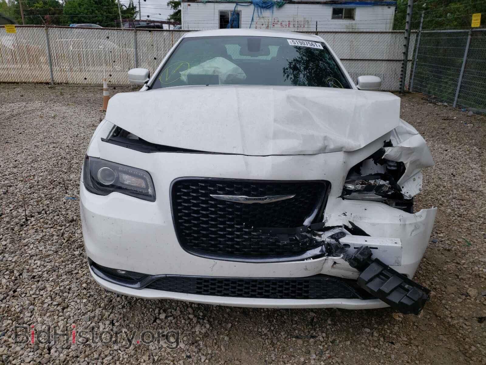 2019 CHRYSLER 300 - VIN: 2C3CCAGG8KH758247 - Фото 9
