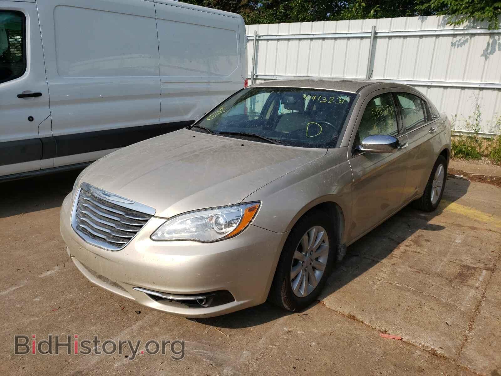 2014 CHRYSLER 200 - VIN: 1C3CCBCG9EN135100 - Фото 2