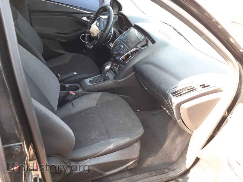 2012 Ford FOCUS (VIN 1FAHP3F22CL120206) — photo 5 of 10