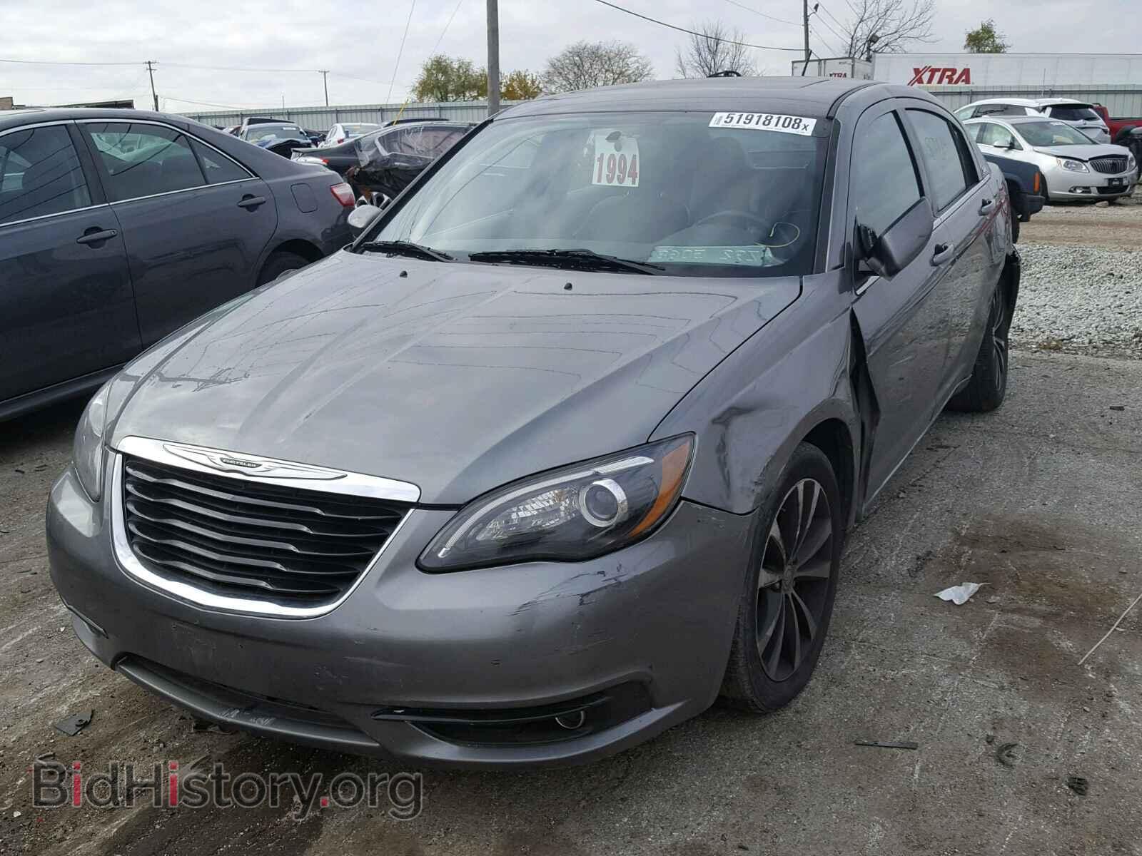 2013 CHRYSLER 200 - VIN: 1C3CCBCG2DN638885 - Фото 2