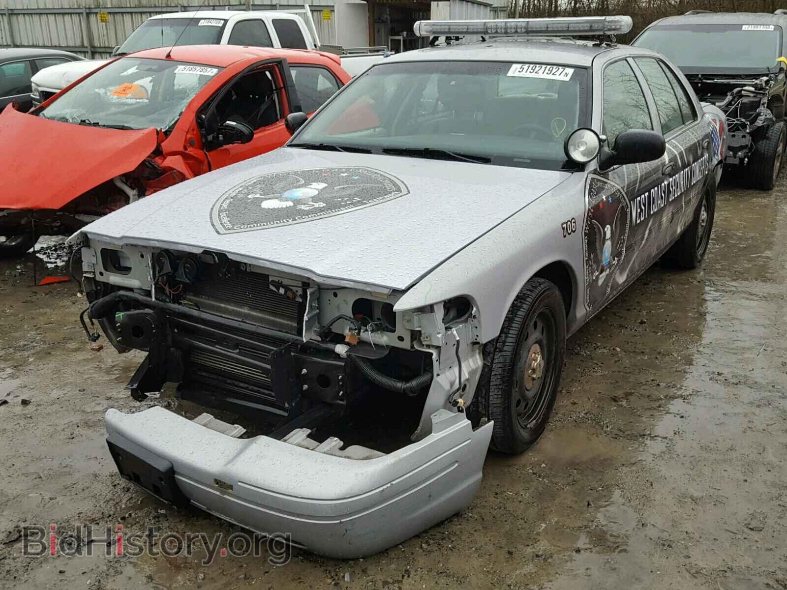 2011 FORD CROWN VIC - VIN: 2FABP7BV6BX100653 - Фото 2