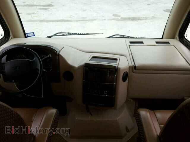 2014 Ford ECONOLINE (VIN 1FC3E3KSXEDB09208) — photo 9 of 10