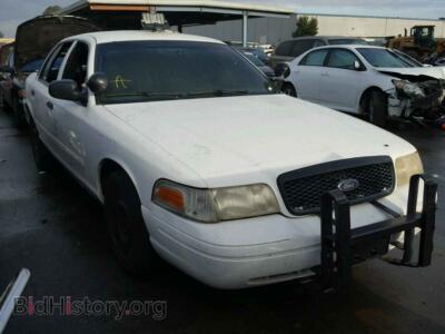 2003 Ford CROWN VIC Crown Vict, white — VIN 2FAHP71W53X165600, Copart
