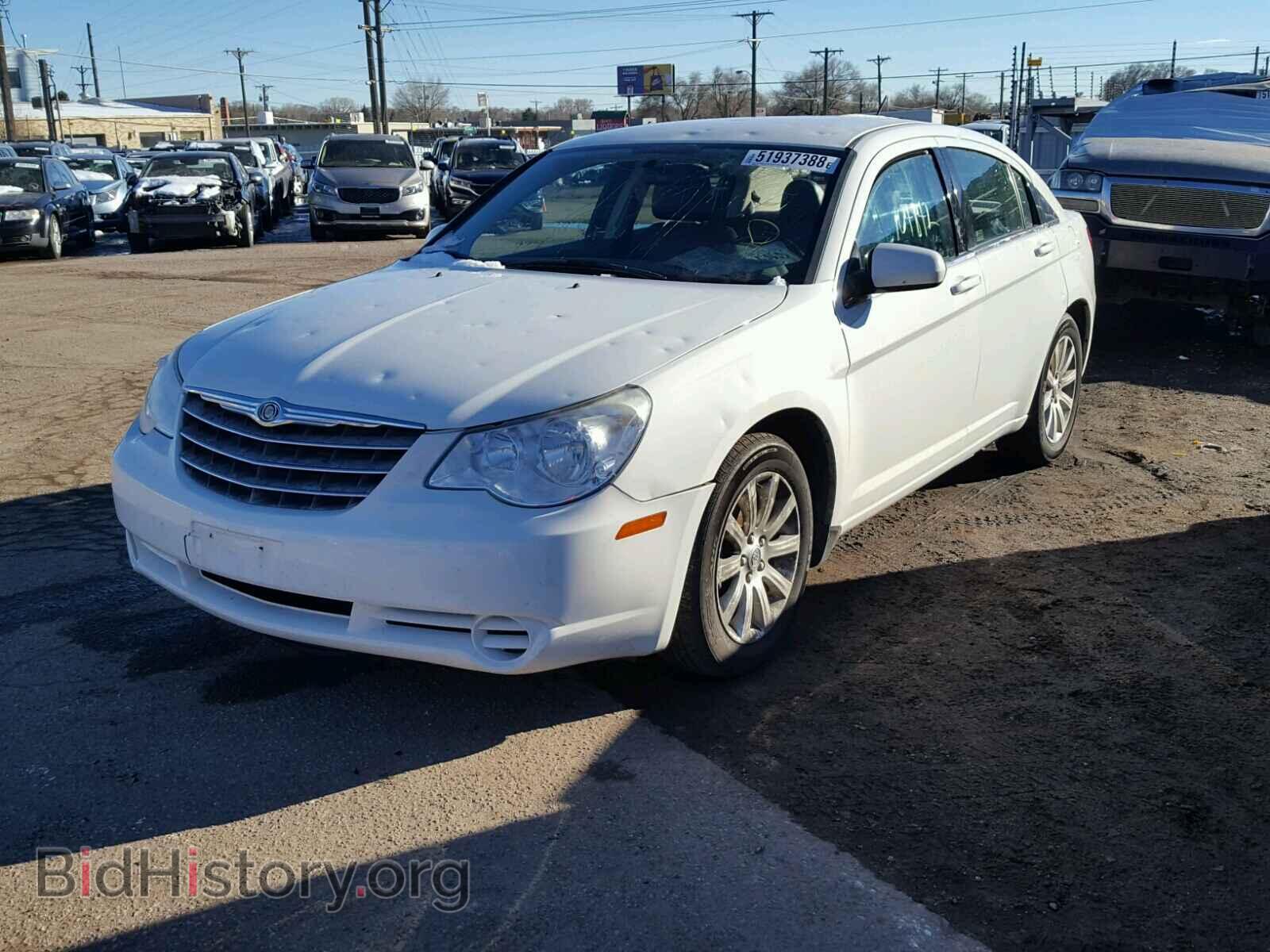2010 CHRYSLER SEBRING - VIN: 1C3CC5FB5AN147188 - Фото 2