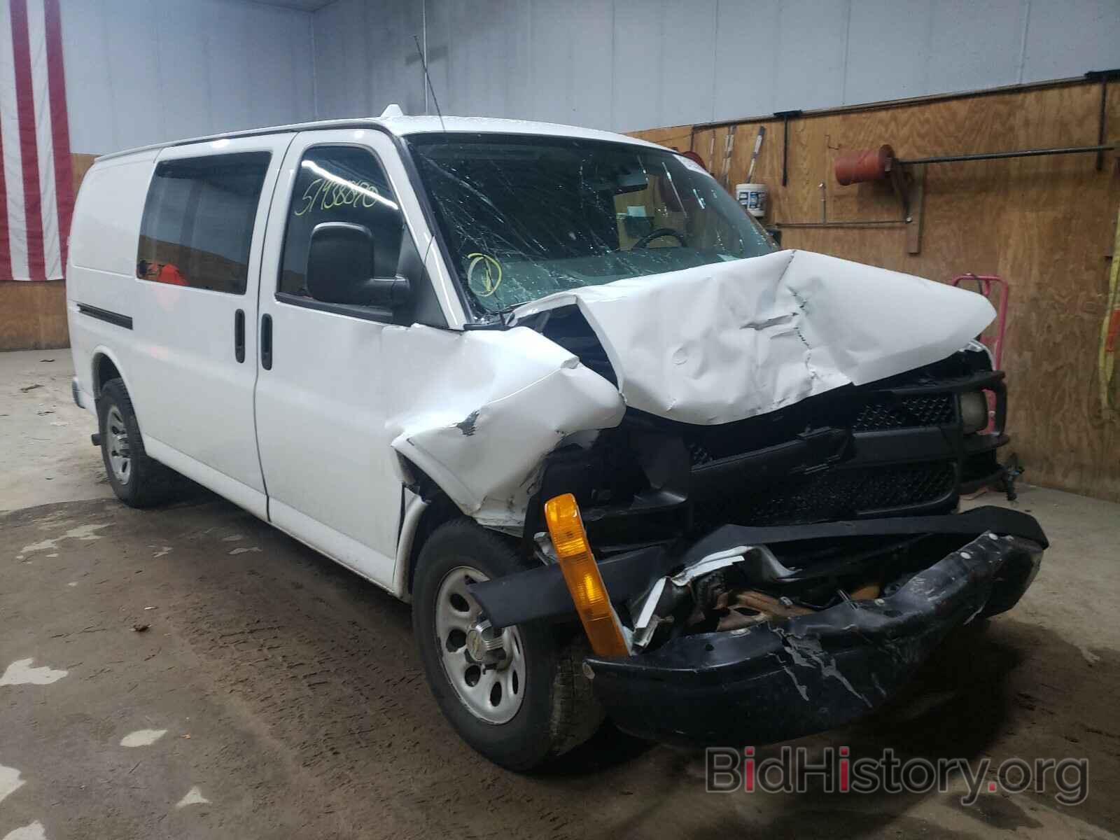 Photo 1GCSGAFX8D1166782 - CHEVROLET EXPRESS 2013