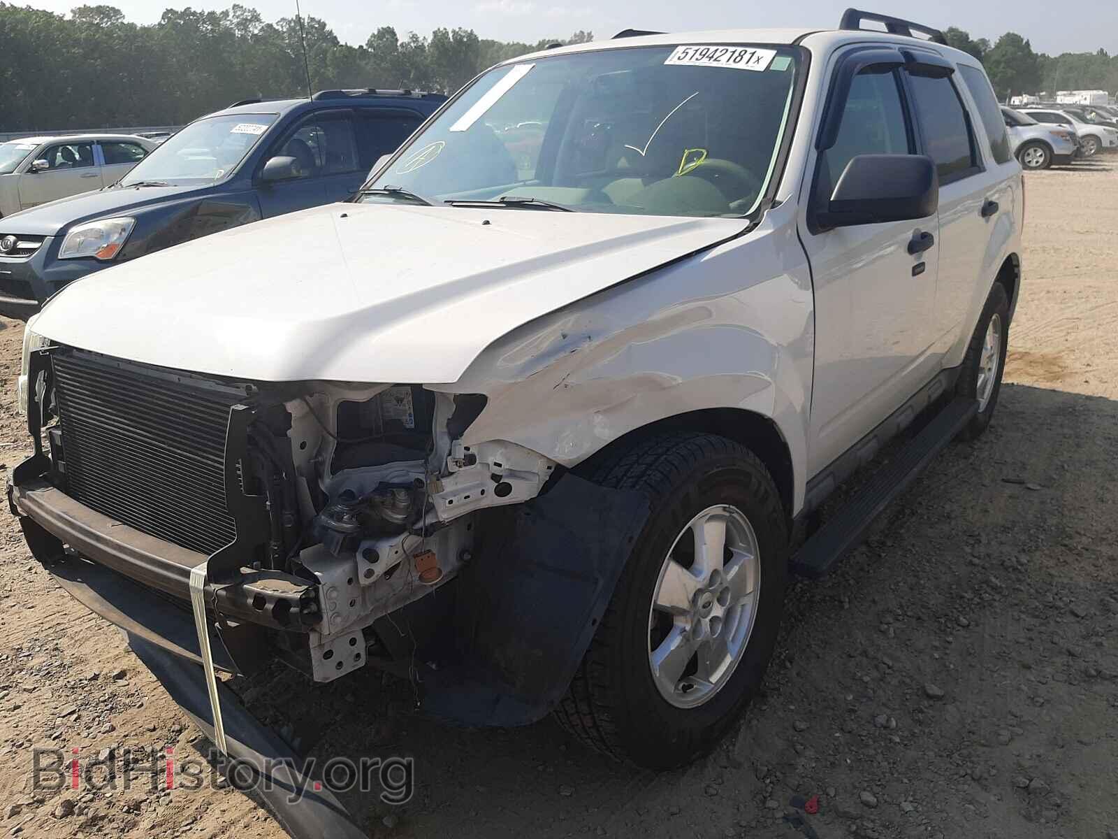 2011 FORD ESCAPE - VIN: 1FMCU0D77BKA19625 - Фото 2
