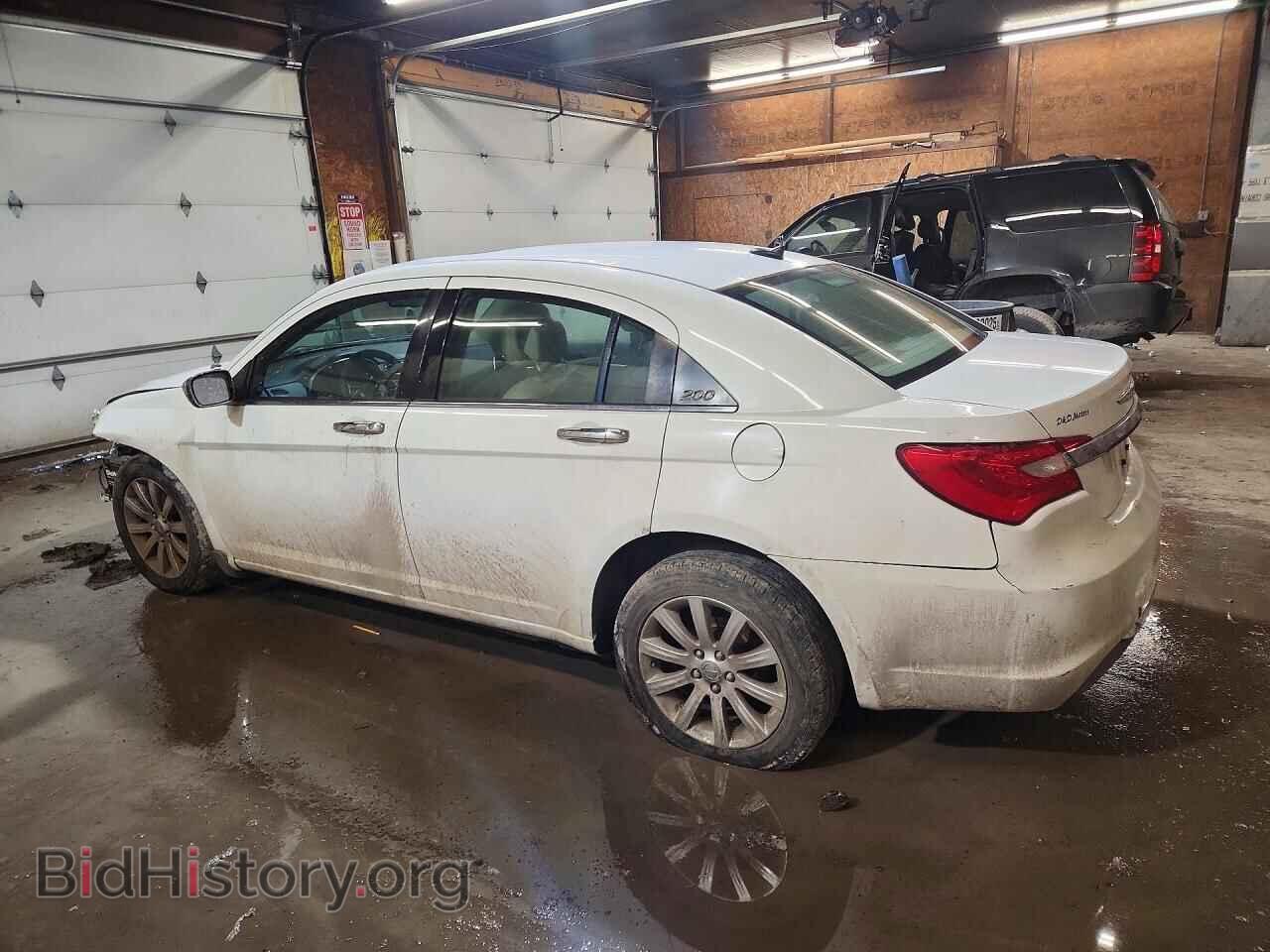 2013 CHRYSLER 200 - VIN: 1C3CCBCG0DN521077 - Фото 2