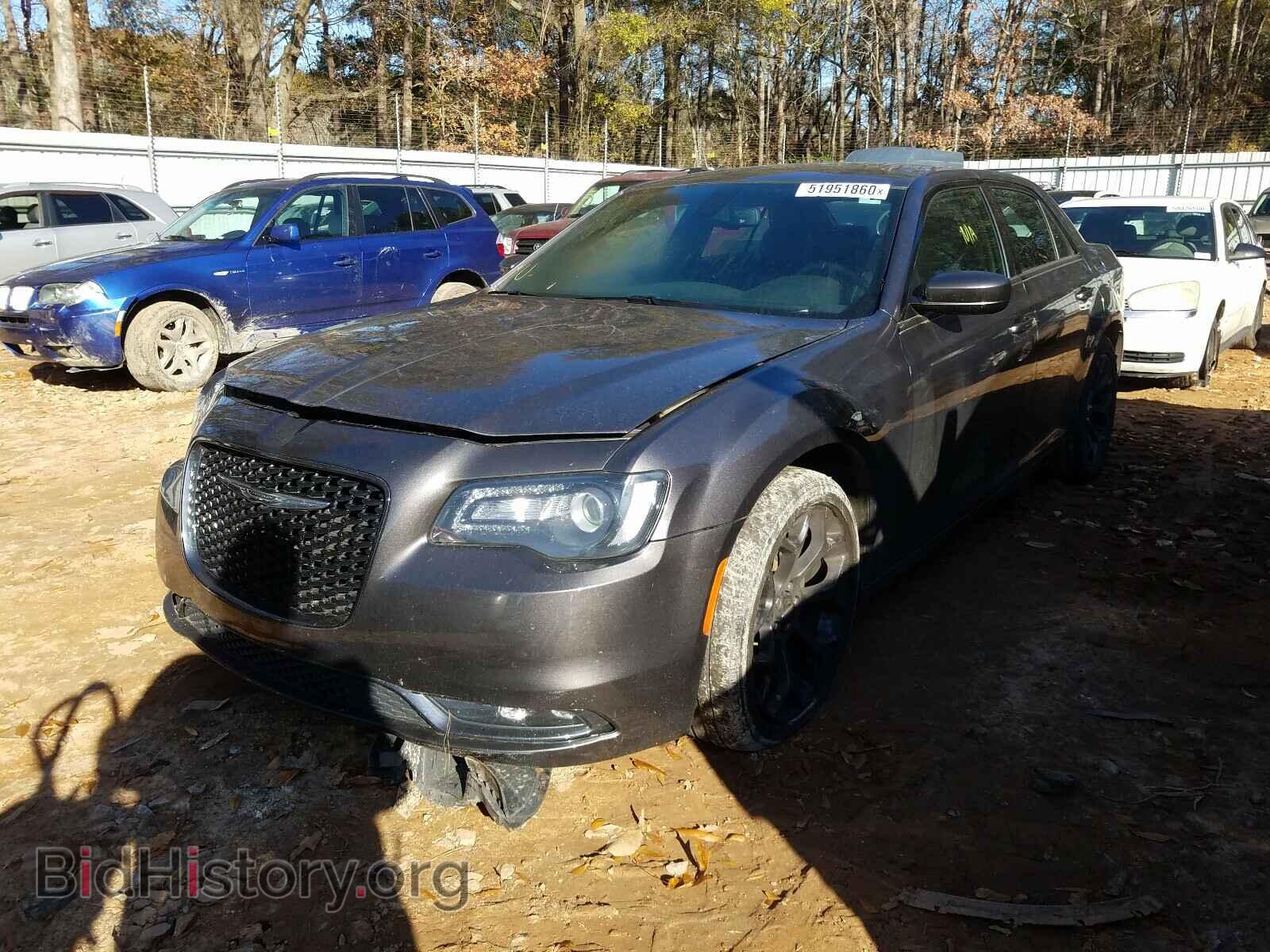 2019 CHRYSLER 300 - VIN: 2C3CCABGXKH538227 - Фото 2