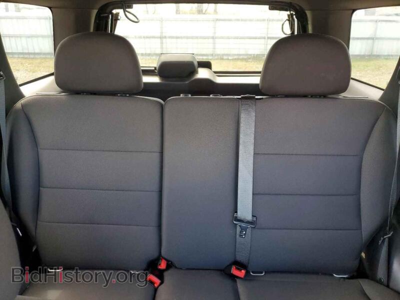 2010 Ford ESCAPE (VIN 1FMCU9DG3AKD38247) — photo 10 of 13